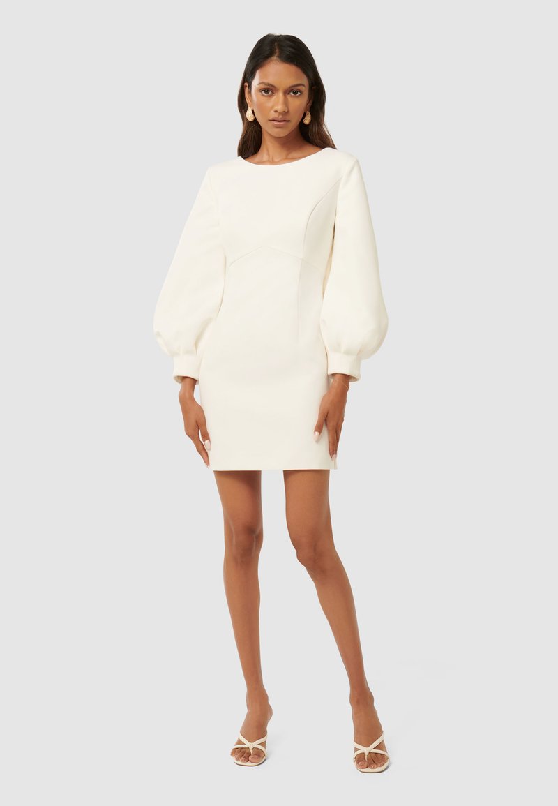 Forever New Petite TAMSIN MINI BOW BACK - Cocktail dress / Party dress -  porcelain/off-white - Zalando.ie