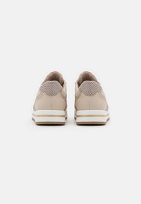 Jana Trainers - ivory