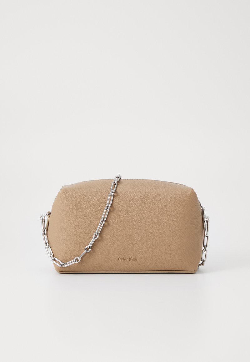 Calvin Klein - CAMERA BAG - Borsa a tracolla - amphora, Ingrandire