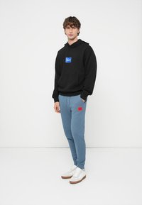 HUGO NAYO HOOD - Camisola - black