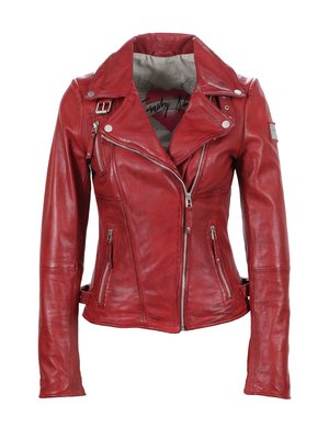 Rote Leder-Motorradjacke mit figurbetonter Silhouette, silbernen Reißverschlüssen, Reverskragen und dezenten Steppnähten. Glatte Textur.