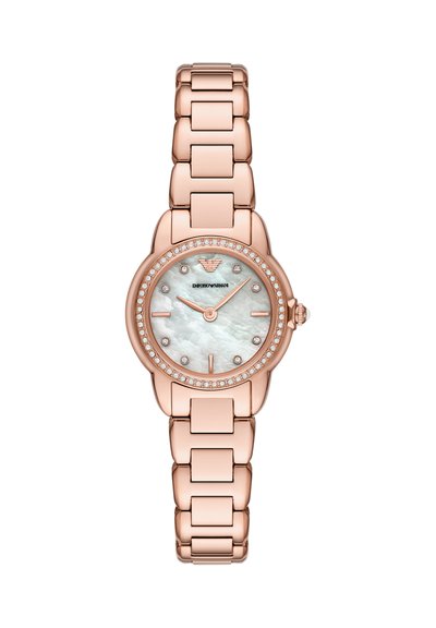 Armbåndsur i rosaguld med urskive af perlemor, krystaltimemarkører og krystalbesat ramme fra Emporio Armani.