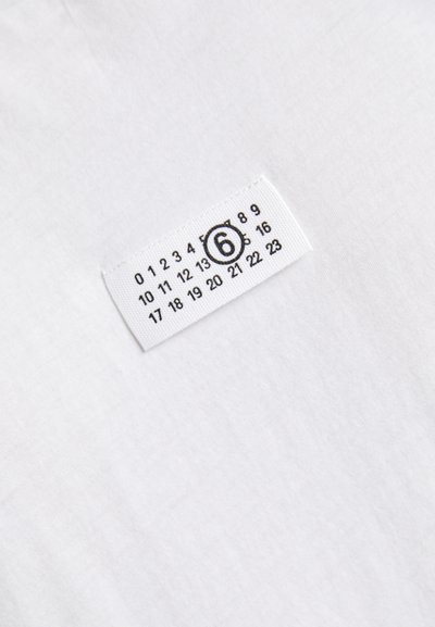 MM6 Maison Margiela Paprasti marškinėliai - white