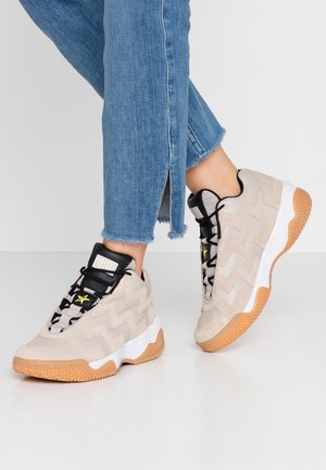 High-top trainers - sand