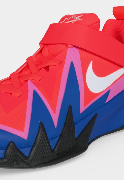 Nike ST DYNAMITE UNISEX - Zapatillas de baloncesto - bright crimson/white/game royal/black/playful pink — photo 7
