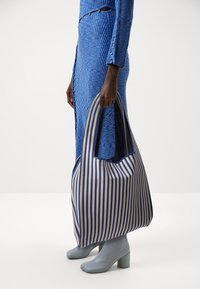 HVISK CARRY - Tote bag - navy blue