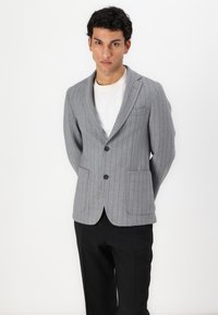 Thumbnail Image 5