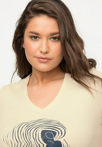 Ulla Popken T-shirt z nadrukiem