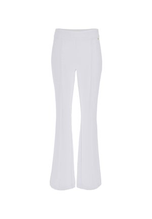 Witte uitlopende broek met een gladde textuur, elastische tailleband en subtiele naden. Ontworpen voor comfort en een ontspannen pasvorm.