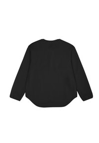 Top negro de manga larga con cuello redondo, corte holgado y dobladillo curvado. Presenta una tela suave y sin marcas ni adornos visibles.