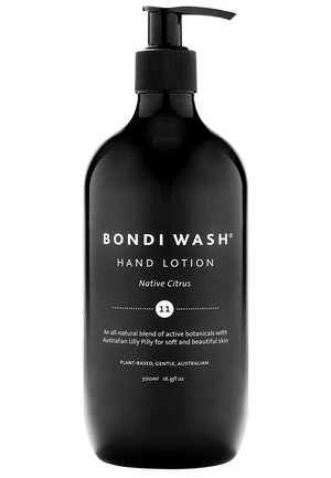 Schwarze Kunststoffpumpeflasche von Bondi Wash Handlotion; 500 ml Fassungsvermögen; weiße Textdetails; sauberes Design mit Pumpenspender.