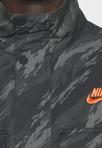 Nike Sportswear Kort kappa / rock - black