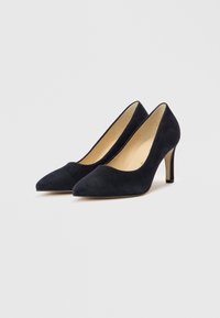 Mørkeblå semskede høye hæler med spiss tå og tynn hæl. Jevn tekstur med enkelt design, med en beige innvendig fôr.