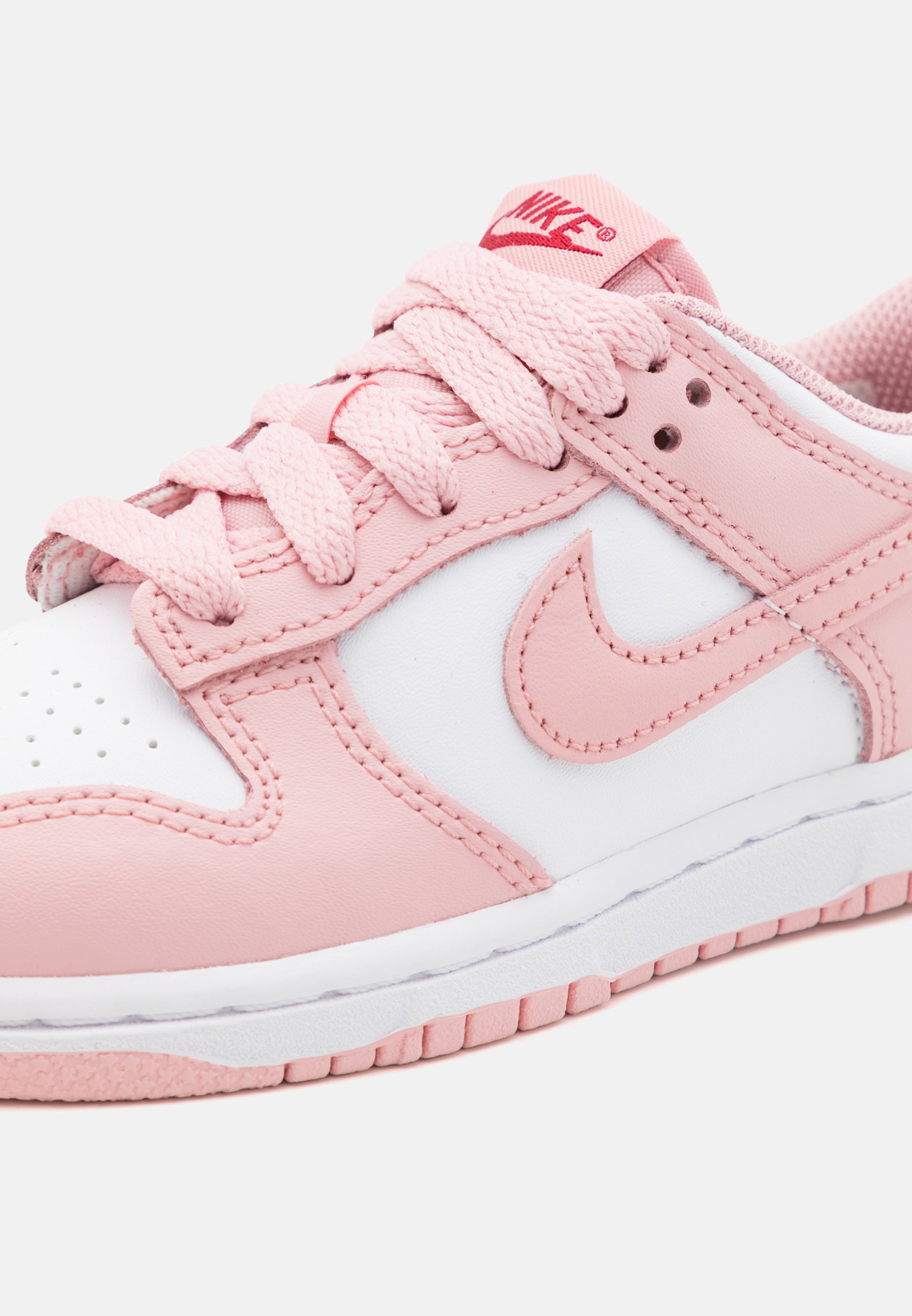 nike blazer pomegranate on feet