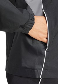 Thumbnail Image 4