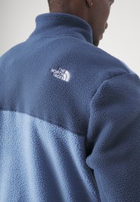 The North Face M YUMIORI 1/4 ZIP - Vesta od flisa - indigo stone/shady blue
