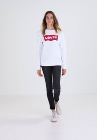 Levi's® RELAXED GRAPHIC CREW - Sudadera - better batwing white