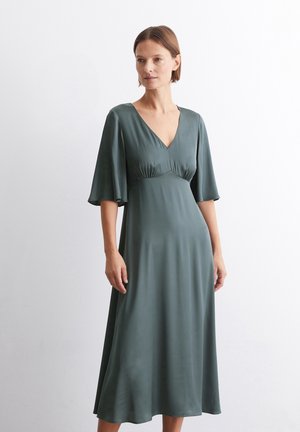 MIDI-LENGTH V-NECKWAIST SOLID - Kjole - deep emerald