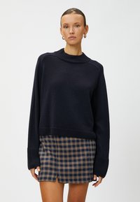CROP HIGH NECK LONG SLEEVE - Strickpullover - navy