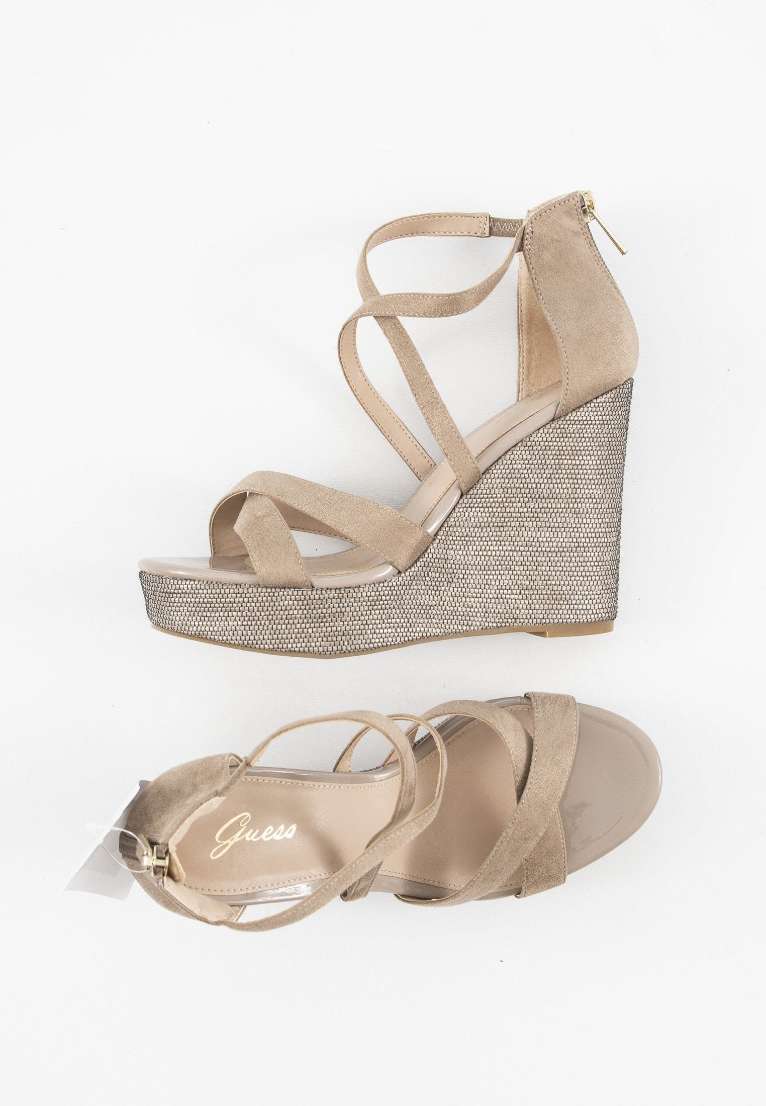 Guess Sleehak Sandalen: Koop tot −35% | Stylight