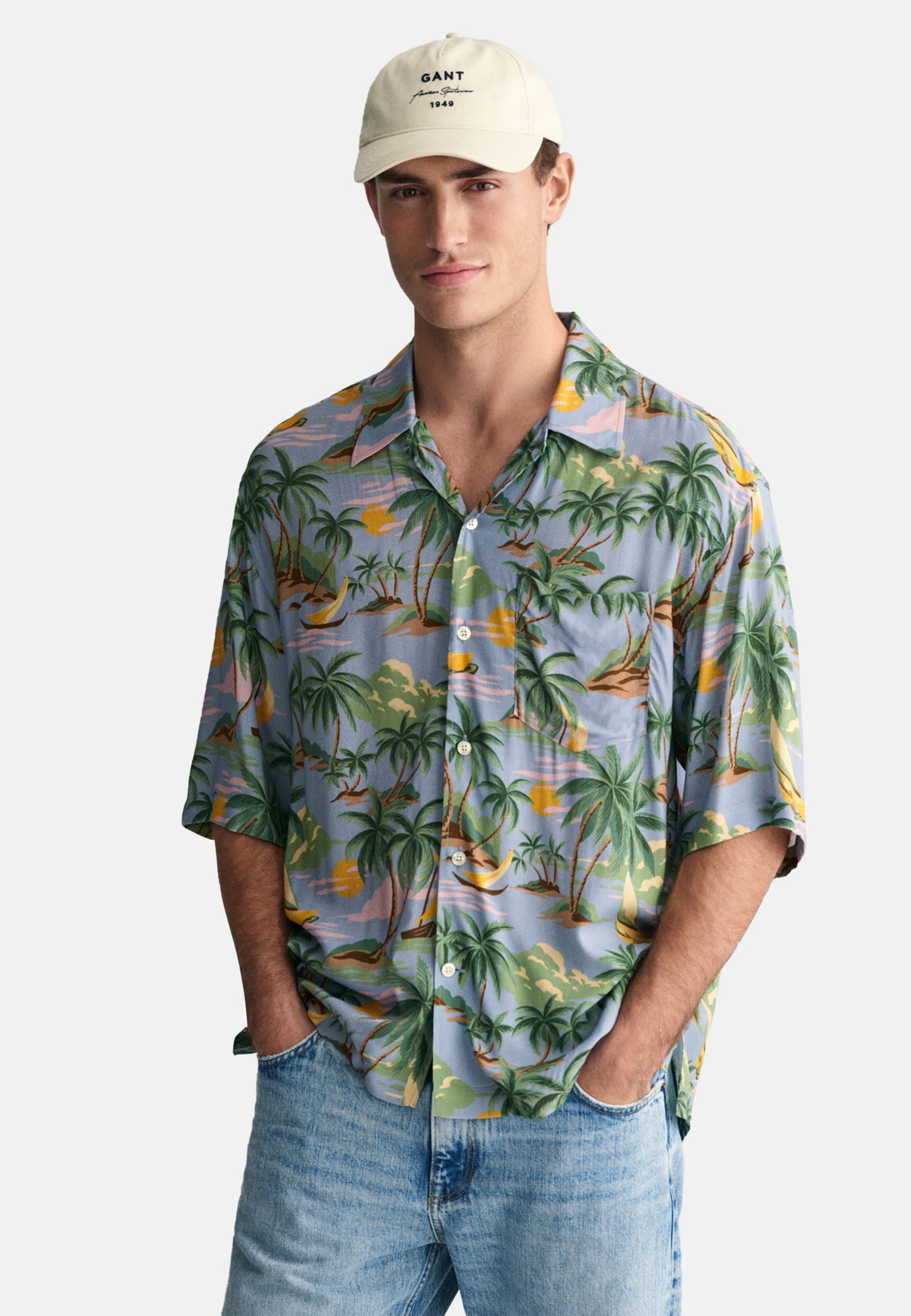 RELAXED FIT HAWAIIAN SHORT SLEEVE
