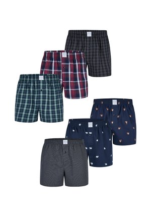 Sechs Paare Boxershorts in verschiedenen Designs: kariert, gemustert und mit Druckmotiven. Die Farben umfassen Marineblau, Grün und Bordeaux.
