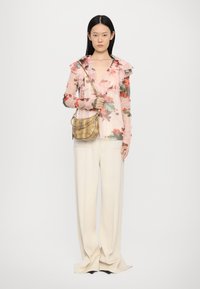 Vanessa Bruno MINI DAILY BAG - Skuldertasker - camel