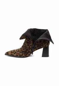 Betsy Klassiset nilkkurit - leopard