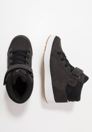 EAGLE WARM GTX UNISEX - Vinterstövlar - black