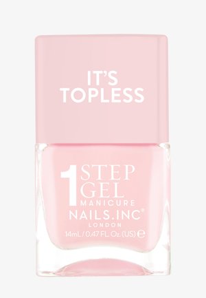 Lichtroze nagellak in een doorzichtige rechthoekige fles, gelabeled "1 STEP GEL MANICURE NAILS.INC LONDON." De dop is solid lichtroze. 14 mL formaat.