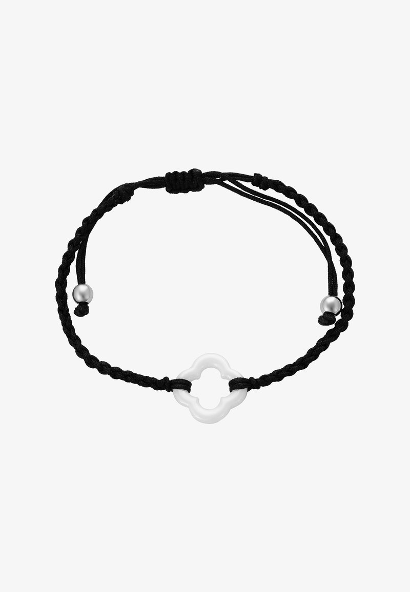 Schwarzes geflochtenes Armband mit einem weißen vierblättrigen Akzent und metallischen silbernen Perlen zur Anpassung.