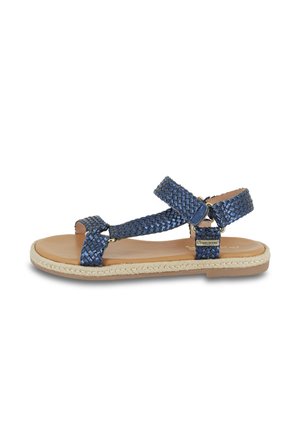 Sandal in pelle blu intrecciata con cinturino alla caviglia regolabile, suola piatta in juta e soletta beige. Design leggero, adatto per il tempo caldo.