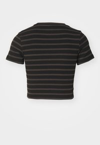 Pieces PCFOLLY CROP - Apdrukāts T-krekls - dark gull gray/black