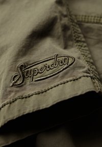 Superdry & Co WALK - Shorts - army green