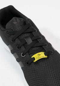 adidas Originals ZX FLUX - Sneakers - black