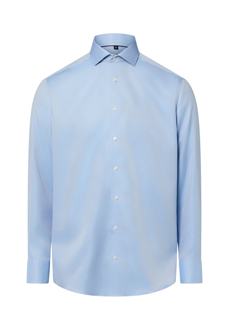 Camicia da uomo a maniche lunghe di colore azzurro chiaro con colletto button-down e bottoni bianchi lungo il davanti, mostrata su sfondo bianco.