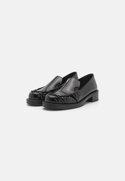 Stuart Weitzman GRAYSON LOAFER - Obuća za navlačenje - black