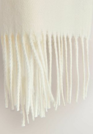 Witte wollen sjaal met een zachte textuur en lange, franje randen. De stof lijkt lichtgewicht en glad, met een natuurlijke, romige kleur.