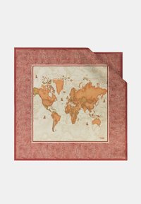 Tovaglietta mappamondo con design vintage. Presenta un bordo rosso testurizzato che ricorda la pelle di coccodrillo. Mappa centrale in tonalità terre.
