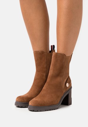 Tommy Hilfiger, Bottines à talons hauts - cognac