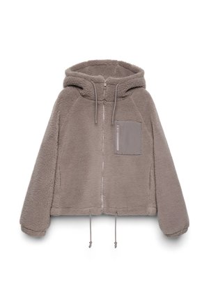 Giacca in pile color taupe con cappuccio, cerniera frontale, cordini sull'orlo e sul cappuccio, e tasca sul petto con cerniera sul lato sinistro.