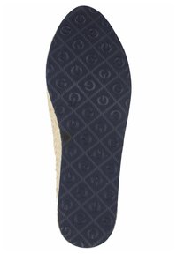 Skoinsåld med en texturerad, mörk marin yta. Har ett diamantmönster med en diskret logotyp. Materialet verkar mjukt och dämpande.