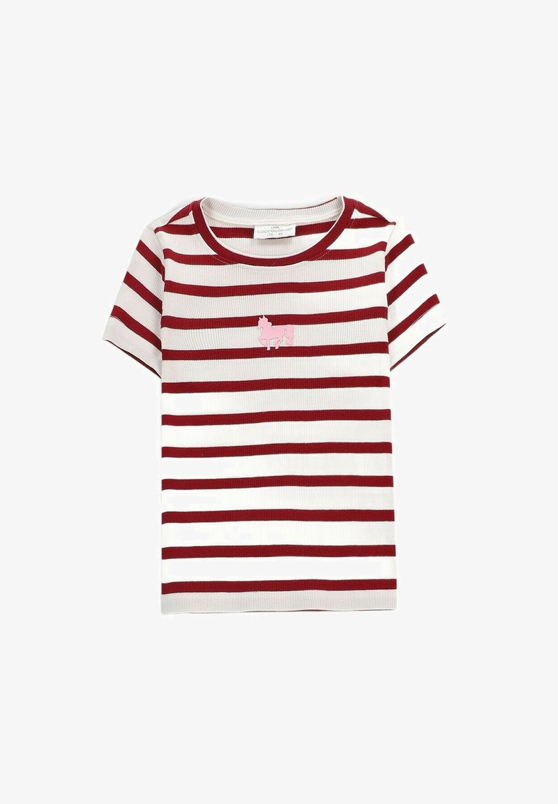Krótki rękaw, prążkowany T-shirt z czerwono-białymi poziomymi paskami oraz małym różowym symbolem konia na piersi.