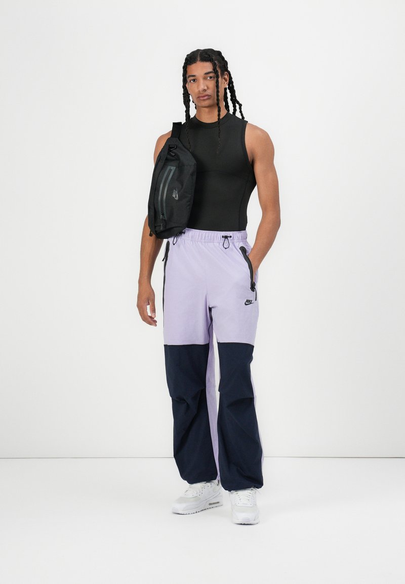 Nike Sportswear Trainingsbroek lila Nike Sportswear Trainingsbroek lila