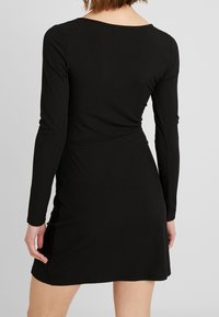 Fashion Union Pouzdrové šaty - black