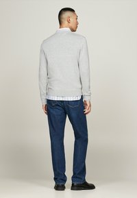 Tommy Hilfiger ESSENTIAL V NECK - Πουλόβερ - light grey heather