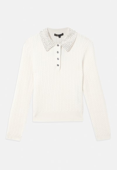 Maglione a maniche lunghe in maglia bianca con colletto tempestato di perle e quattro bottoni decorativi neri sulla patta anteriore.