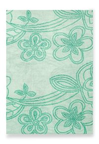 Lichtgroene stof met geborduurde bloemen en bladeren in een donkerdere groene draad, die complexe patronen en texturen tentoonstelt.