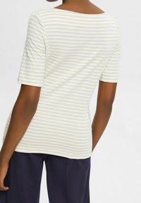 Esprit T-shirt z nadrukiem