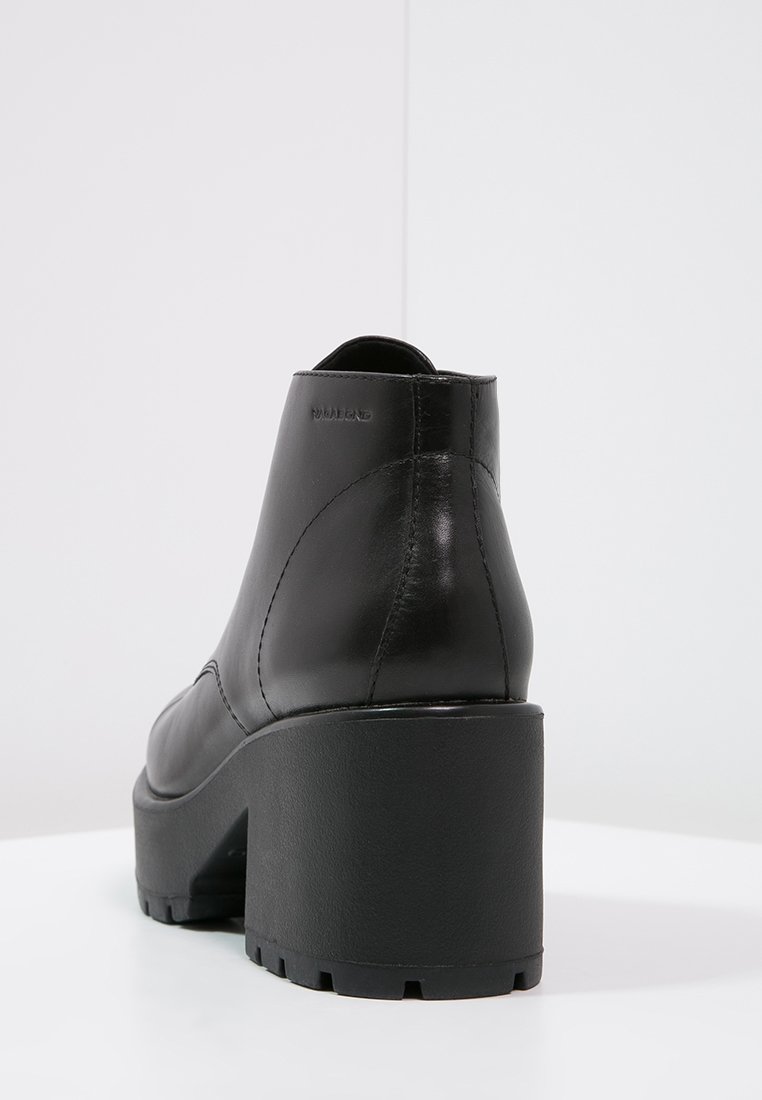 dioon platform chelsea bootie